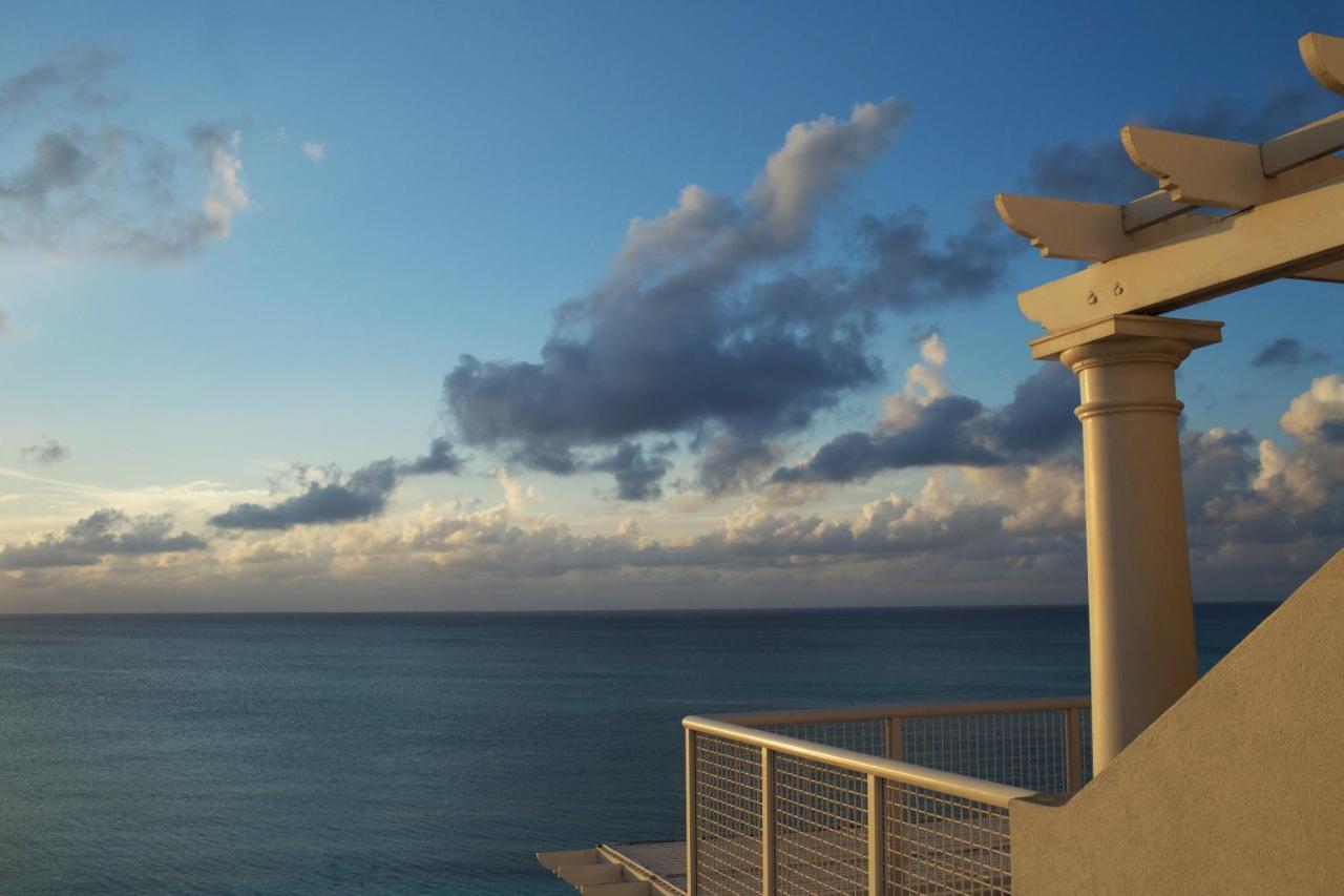 Palm Heights Hotel George Town Buitenkant foto